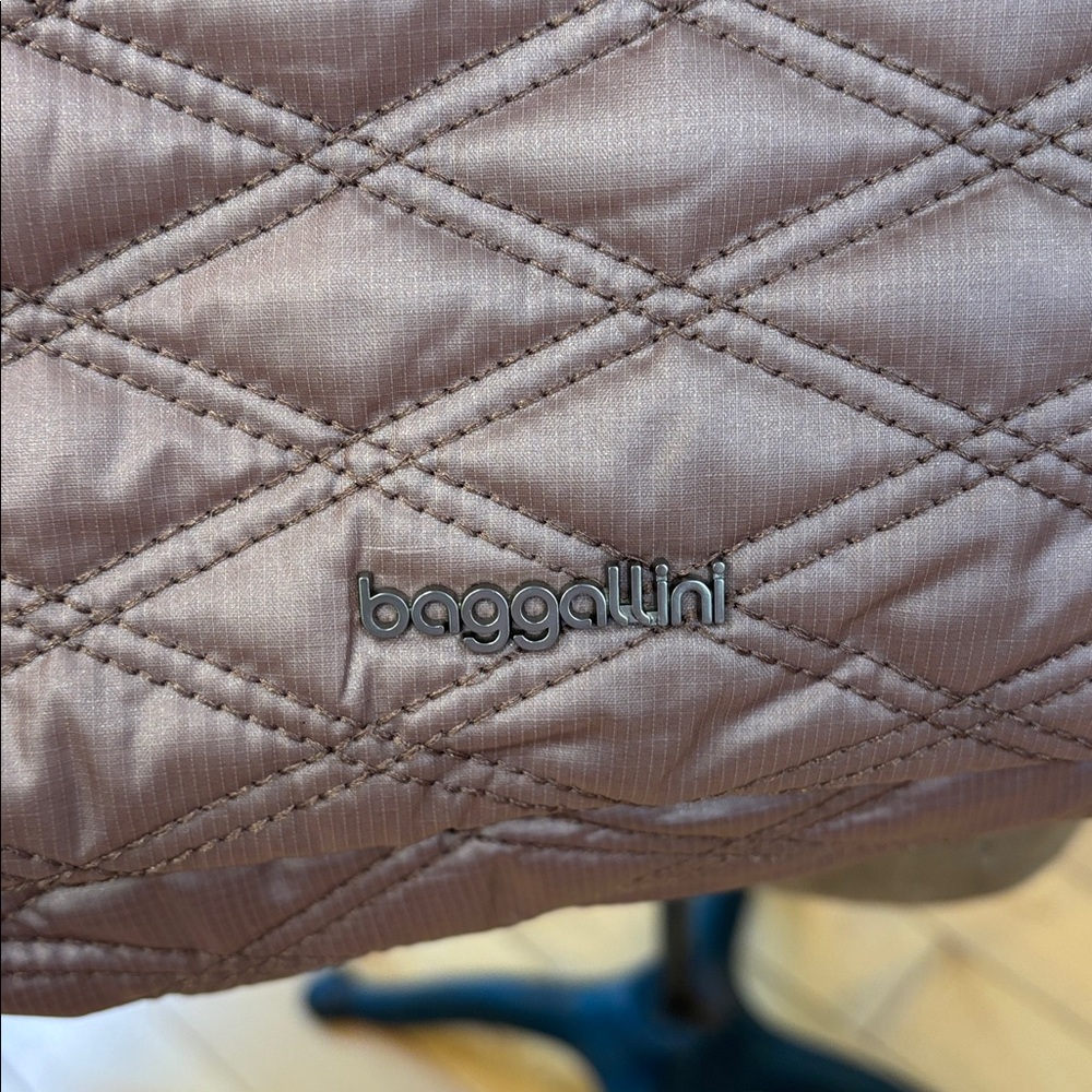 Baggallini Light pink mauve modern quilted nylon crossbody convertible RFID Bag - Picture 4 of 15